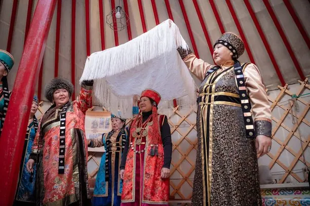 Biểu diễn trang phục Buryat