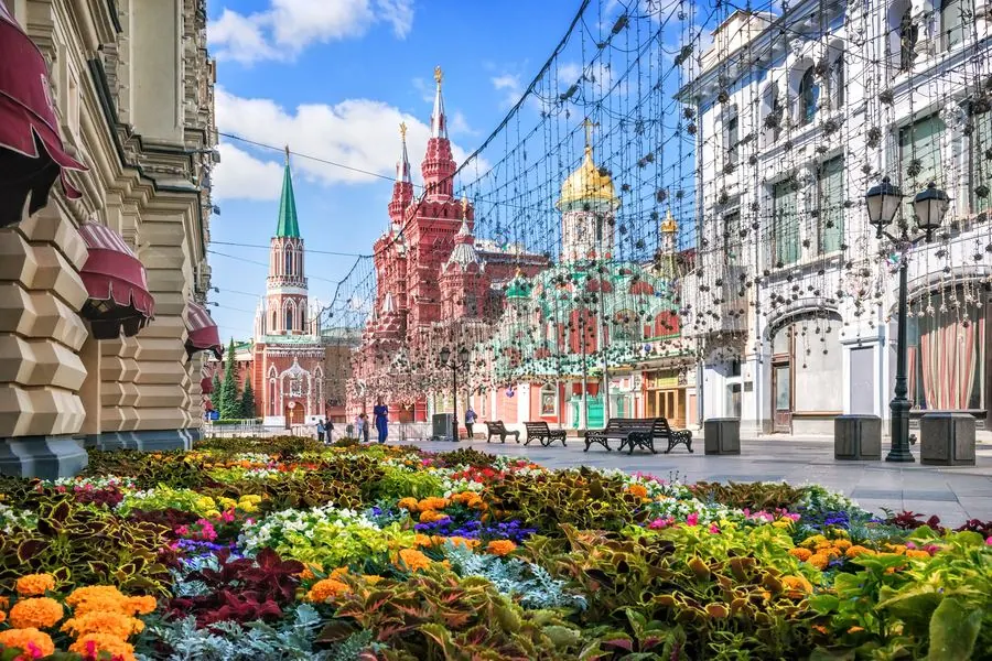 Phố Nikolskaya và tháp Kremlin, Moscow