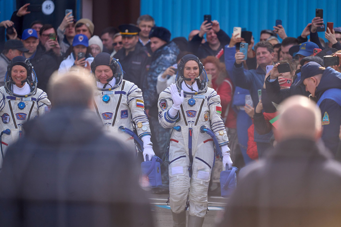 Chứng kiến lễ tiễn phi hành đoàn 