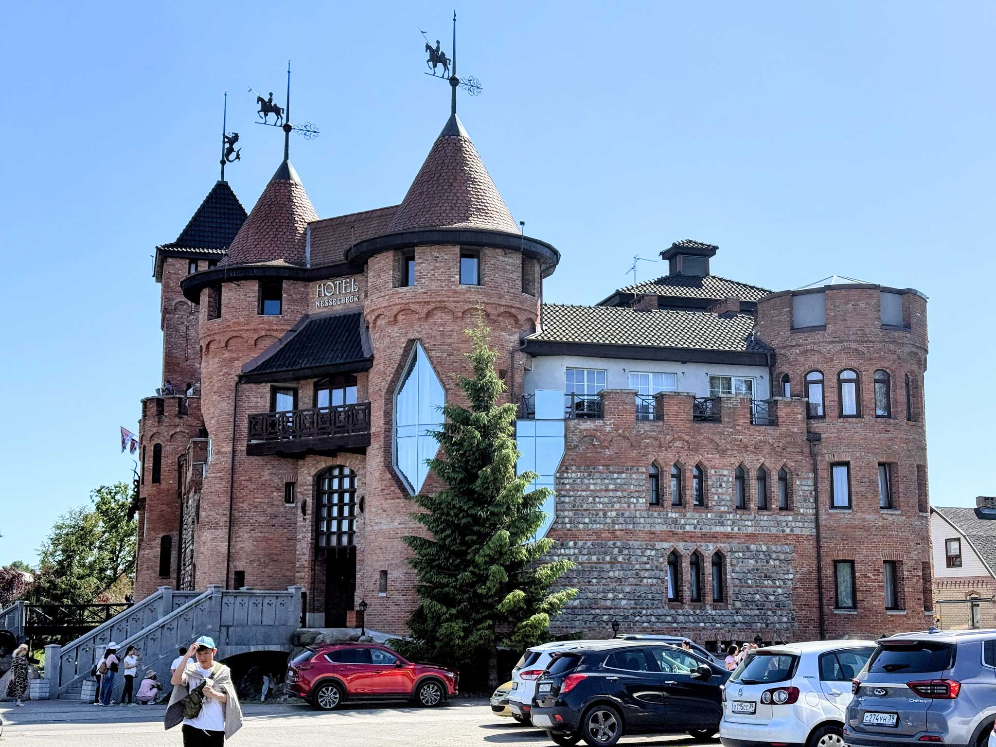 Lâu đài – nhà hàng Nesselbeck & show hiệp sĩ